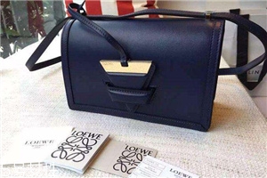 loewe在哪兒買便宜？西班牙皇室品牌