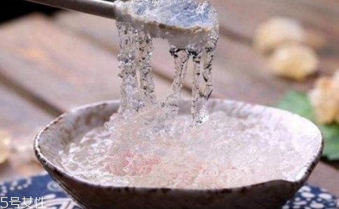 雪燕可以生吃嗎？雪燕沒煮熟可以吃嗎？