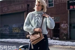 闊腿褲搭配什么毛衣？這個春天這樣穿