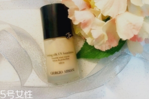 阿瑪尼粉底液脫妝嗎？4小時(shí)后要補(bǔ)妝