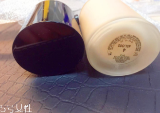 阿瑪尼粉底液脫妝嗎？4小時(shí)后要補(bǔ)妝