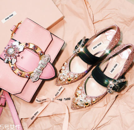 miumiu是幾線品牌？最具有少女心的時(shí)尚品牌