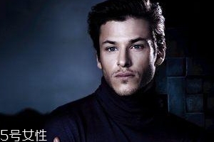 男士香水怎么噴效果最好？4種噴法告別平庸