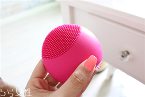 潔面儀可以和磨砂膏一起使用嗎 洗臉的好幫手 潔面儀可以和磨砂膏一起使用嗎 洗臉的好幫手