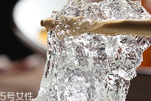 雪燕和桃膠能一起燉嗎？