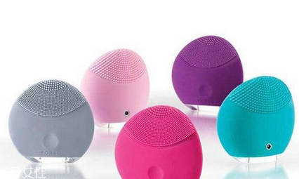 潔面儀可以和磨砂膏一起使用嗎 洗臉的好幫手 潔面儀可以和磨砂膏一起使用嗎 洗臉的好幫手