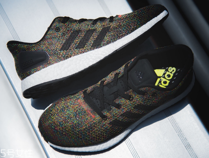 運動鞋后跟磨腳怎么辦？教你四招解決問題