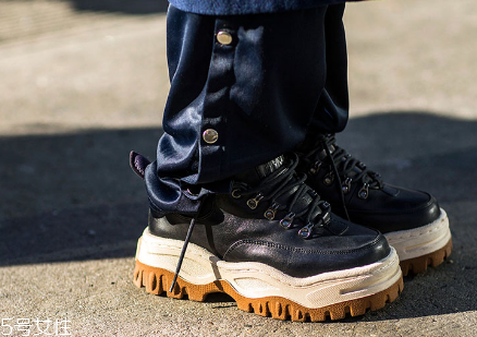 運動鞋里面怎么清洗？運動鞋清洗要仔細