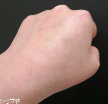 碧唇小藍(lán)罐怎么樣？滋潤效果超好