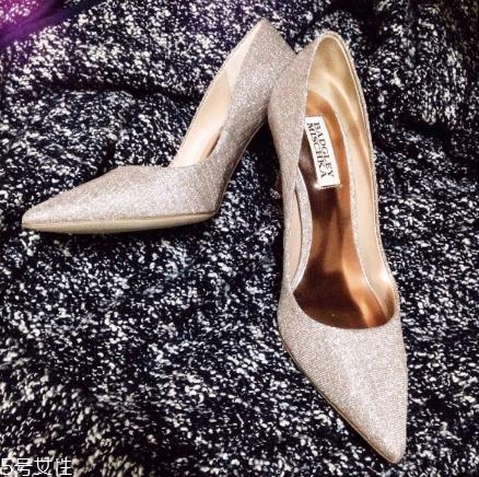 badgley mischka鞋子多少錢(qián)？比jc、rv價(jià)格美麗多了