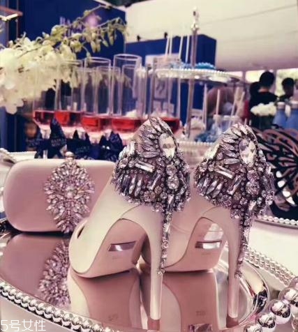 badgley mischka鞋子多少錢(qián)？比jc、rv價(jià)格美麗多了