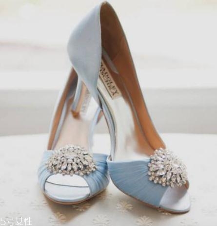 badgley mischka鞋子在哪買？美到挪不開眼的藝術(shù)品