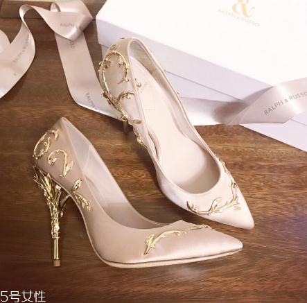 sophia webster是什么檔次？新星設(shè)計(jì)師圓你公主夢(mèng)