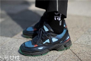 運(yùn)動(dòng)鞋能撐大嗎？可以用撐鞋器