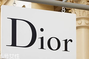 dior迪奧和香奈兒化妝品哪個(gè)好？檔次更高