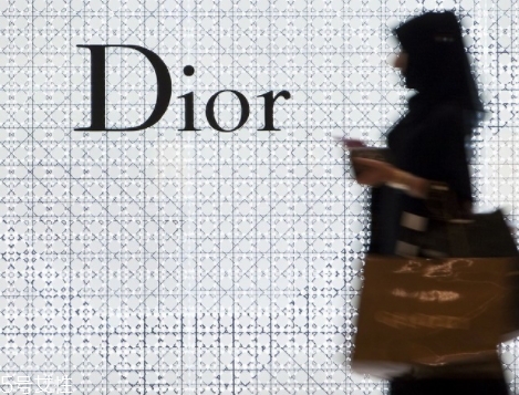 dior迪奧和香奈兒化妝品哪個(gè)好？檔次更高