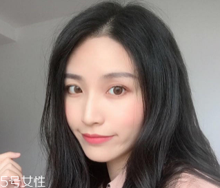 春天適合什么顏色口紅？首選活力西柚色