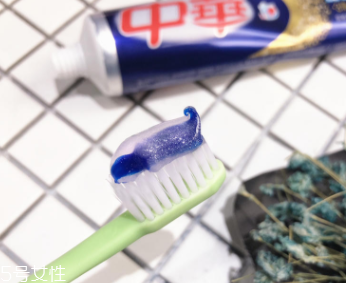 美白牙膏有用嗎？中華魔麗迅白牙膏評測