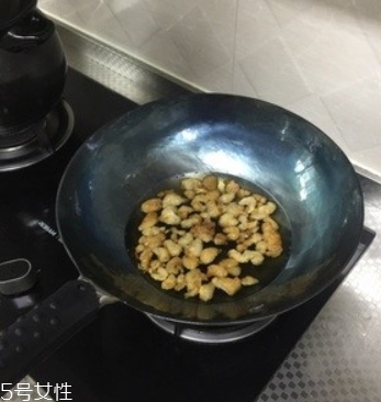 章丘鐵鍋怎么開鍋？臻三環(huán)鐵鍋開鍋教程