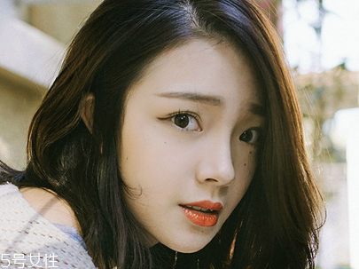 眼部可以用遮瑕膏嗎 切記不要涂太厚 眼部可以用遮瑕膏嗎 切記不要涂太厚