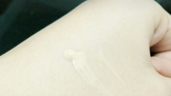 香奈兒粉底液遮瑕效果好嗎？遮瑕力較弱