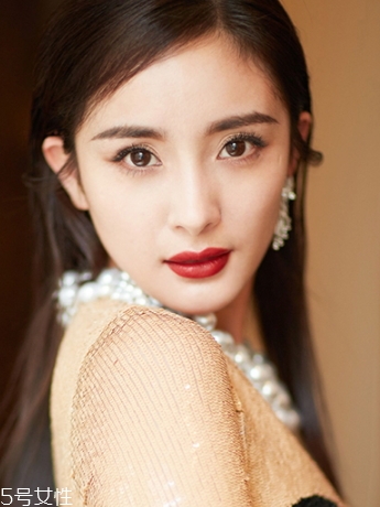 dior迪奧和雅詩蘭黛哪個檔次高？