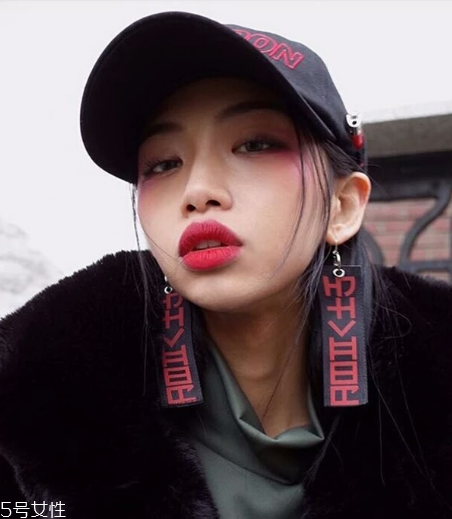 女生怎么穿有個性？做個性感又迷人的酷girl