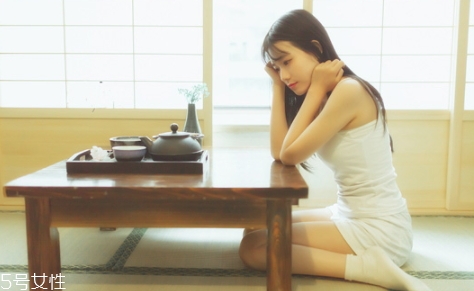 乳液可以涂在眼周圍嗎？
