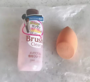 美妝蛋能用洗面奶洗嗎？洗面奶洗不掉彩妝