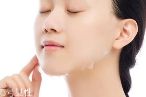 長痘痘可以敷玻尿酸面膜嗎？幫助痘肌恢復