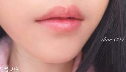 迪奧005和004哪個好看？