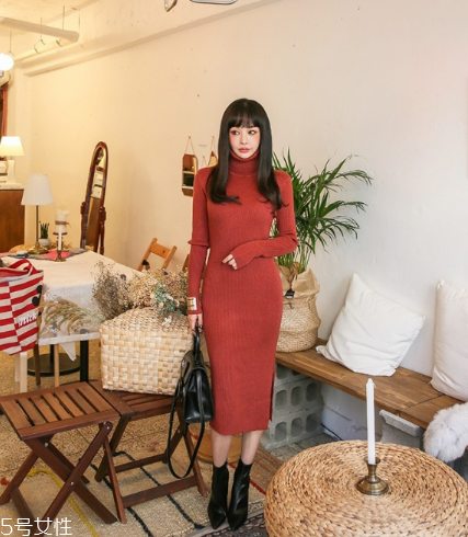 紅色針織連衣裙怎么搭配？氣質女神就是你