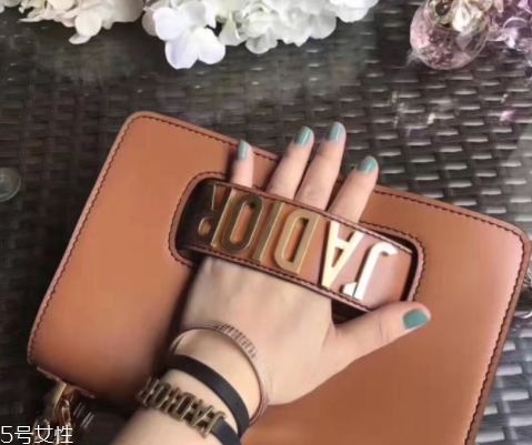 dior迪奧包包哪款好？這幾款最經(jīng)典