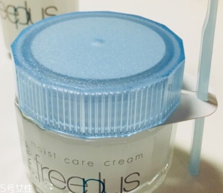 freeplus芙麗芳絲面霜怎么用？