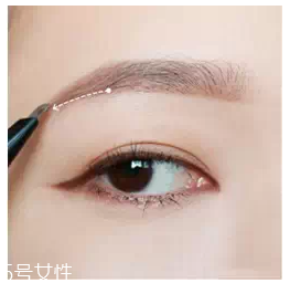 眉粉怎么畫眉毛好看？這么用眉妝超完美
