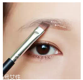 眉粉怎么畫眉毛好看？這么用眉妝超完美