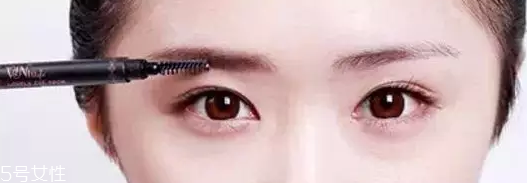 眉粉怎么選顏色好看？淺咖色不挑膚色