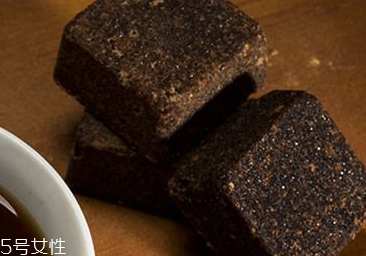 阿膠黑糖經(jīng)期可以喝嗎？最好少喝