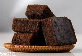 阿膠黑糖經(jīng)期可以喝嗎？最好少喝