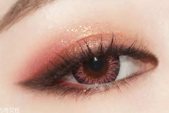 眉粉可以當眼影粉用嗎？完全可以