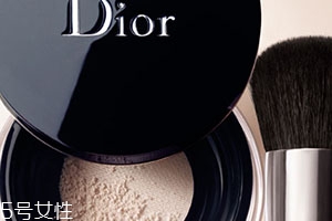 dior迪奧蜜粉哪款好用？讓妝效更持久