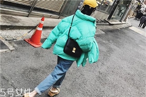 牛仔褲脫漿是什么意思？脫漿之后更柔軟