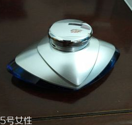 汽車香水怎么安裝？香水座需粘貼