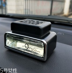 汽車香水座怎么加香水？用滴管注入原瓶