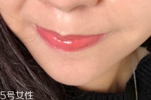 mac唇釉哪個顏色比較日常？溫柔清新珊瑚粉