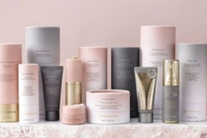 妝前乳用手還是海綿？水潤質(zhì)地用手