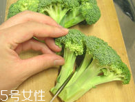 花椰菜怎么切？把整莖切掉最好炒