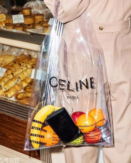 celine塑料袋多少錢？被代購炒翻天塑料包