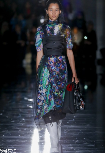 prada2018秋冬系列好看嗎_款式有哪些？