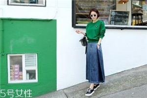 衛(wèi)衣搭配牛仔裙好看嗎？瞬間減齡變少女